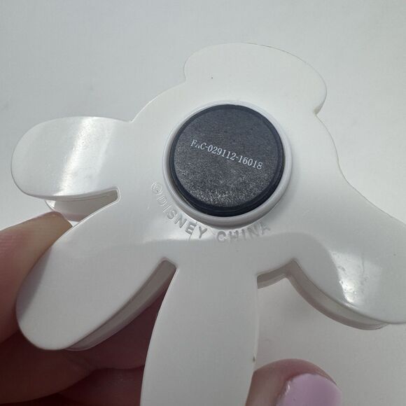 Disney Mickey Mouse Gloves Clip Magnets Set of 2 Chip Clip Refrigerator Magnet - Picture 3 of 5